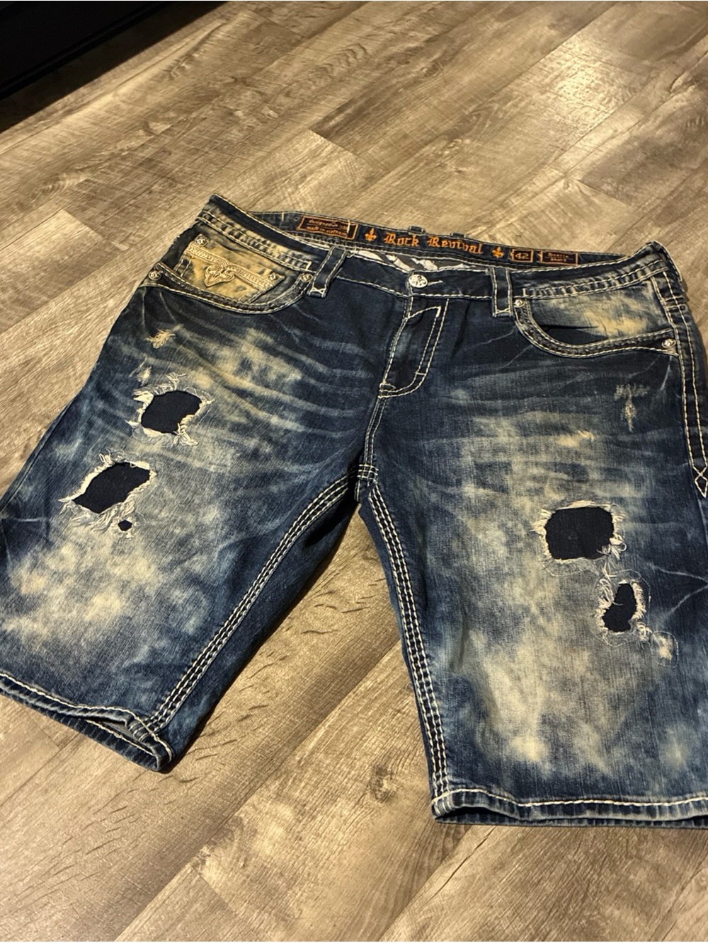 Rock Revival Scotie Shorts Men’s SZ 42 Distressed Denim Light Wash Embroidere